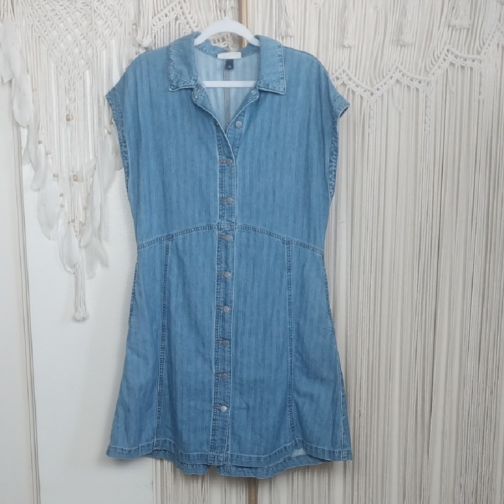 SIZE MEDIUM Denim Button-Down Dress